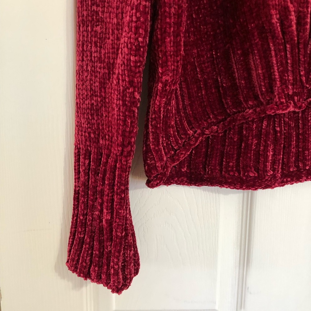Red Cropped Sweater - Picture 2 of 4